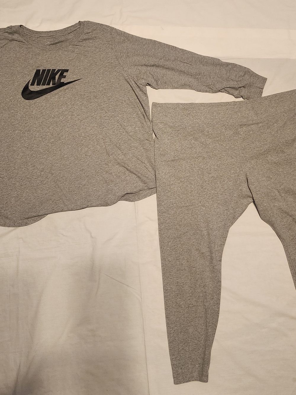 Nike Women Gray Long Sleeve Top & Leggings Set